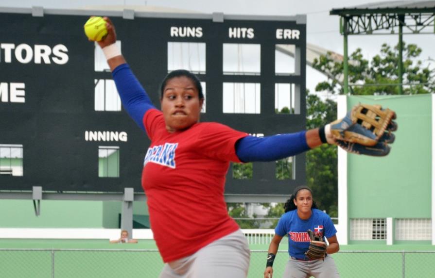 Dominicana contra Curazao; primer partido del sóftbol femenino