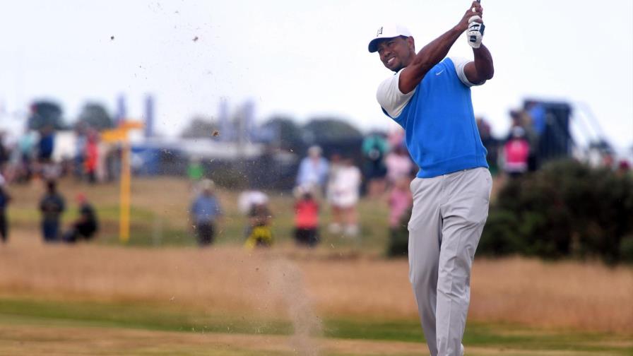 Tiger Woods sigue en el par en el Abierto Británico