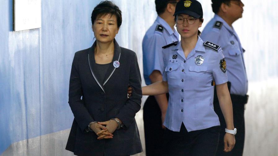 Sentencian a expresidenta surcoreana a 8 años más de cárcel Sentencian a expresidenta surcoreana a 8 años más de cárcel