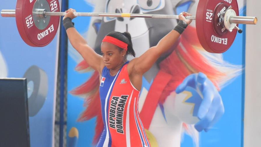 Carolanni Reyes y Beatriz Pirón obtienen medallas en levantamiento de pesas