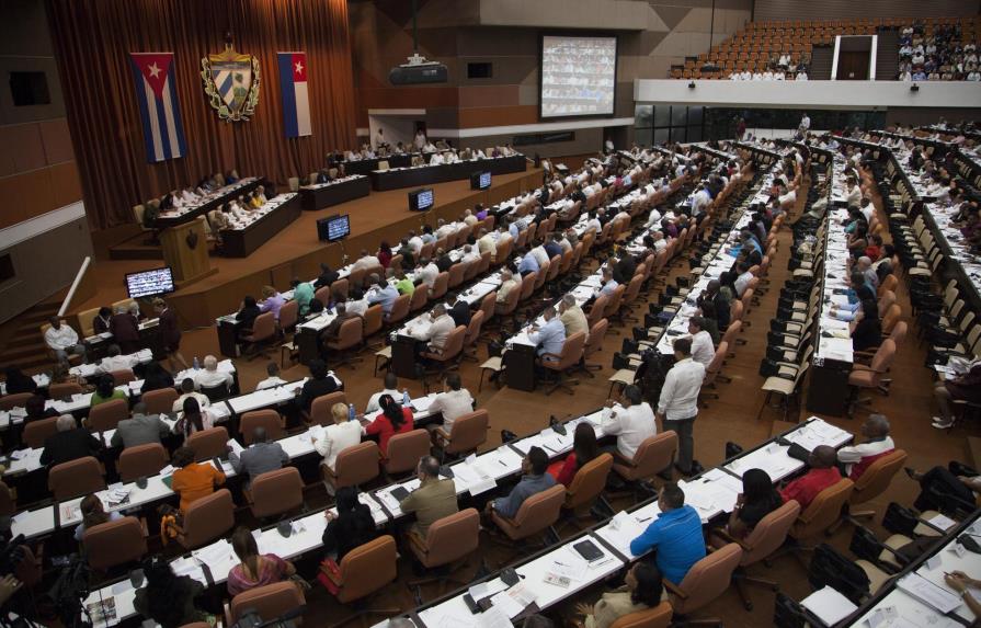 Cuba estudia una nueva Constitución que respetará el derecho a la propiedad privada