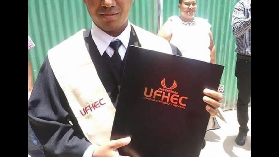 Hombre mata sargento de la Policía durante requisa a un colmado en La Romana Hombre mata sargento de la Policía durante requisa a un colmado en La Romana