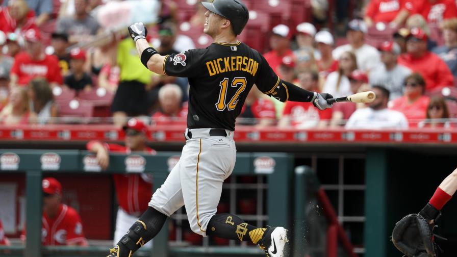 Dickerson jonronea otra vez, Piratas barren a Rojos