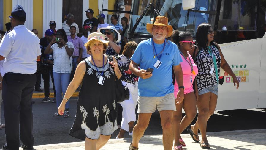 Llegada de turistas creció 6.14 % en el primer semestre del año Llegada de turistas creció 6.14 % en el primer semestre del año