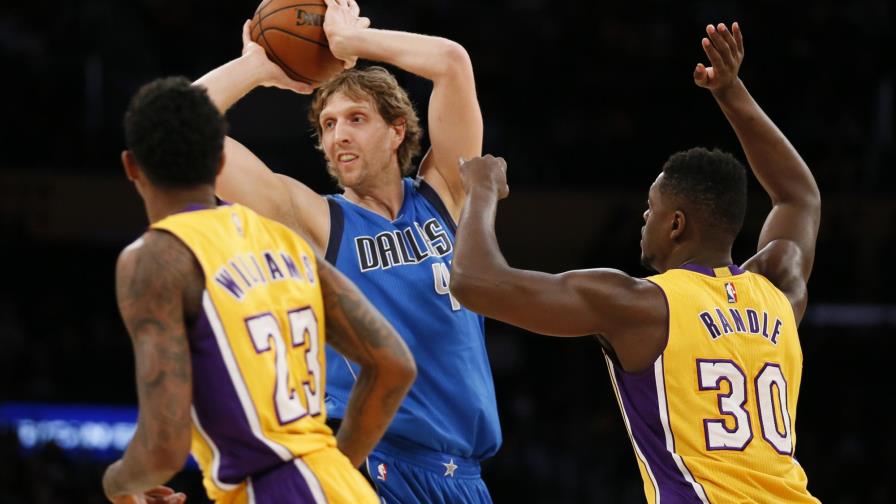 Nowitzki firma contrato por una temporada con Mavericks, la vigésima primera