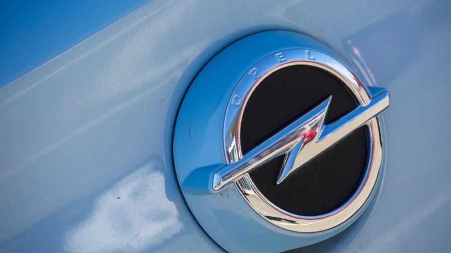 Peugeot vence a General Motors al volver rentable marca Opel