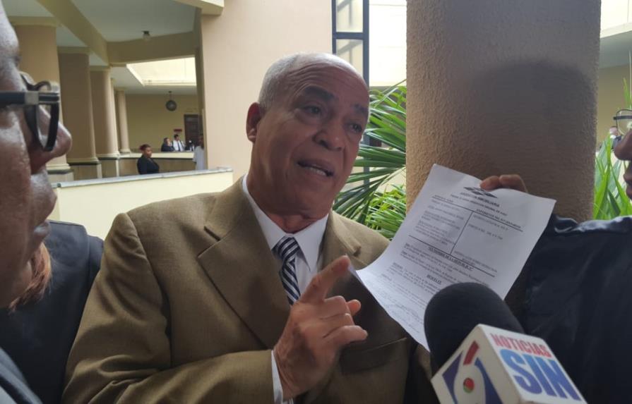 Abogado rechaza comunicado de banco que dice no tiene fondos de familia Rosario