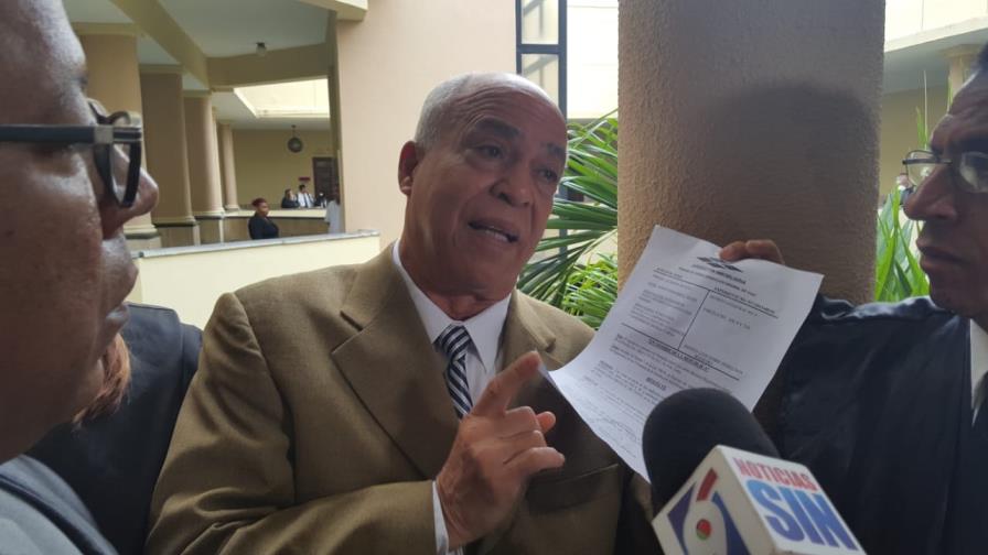 Abogado rechaza comunicado de banco que dice no tiene fondos de familia Rosario