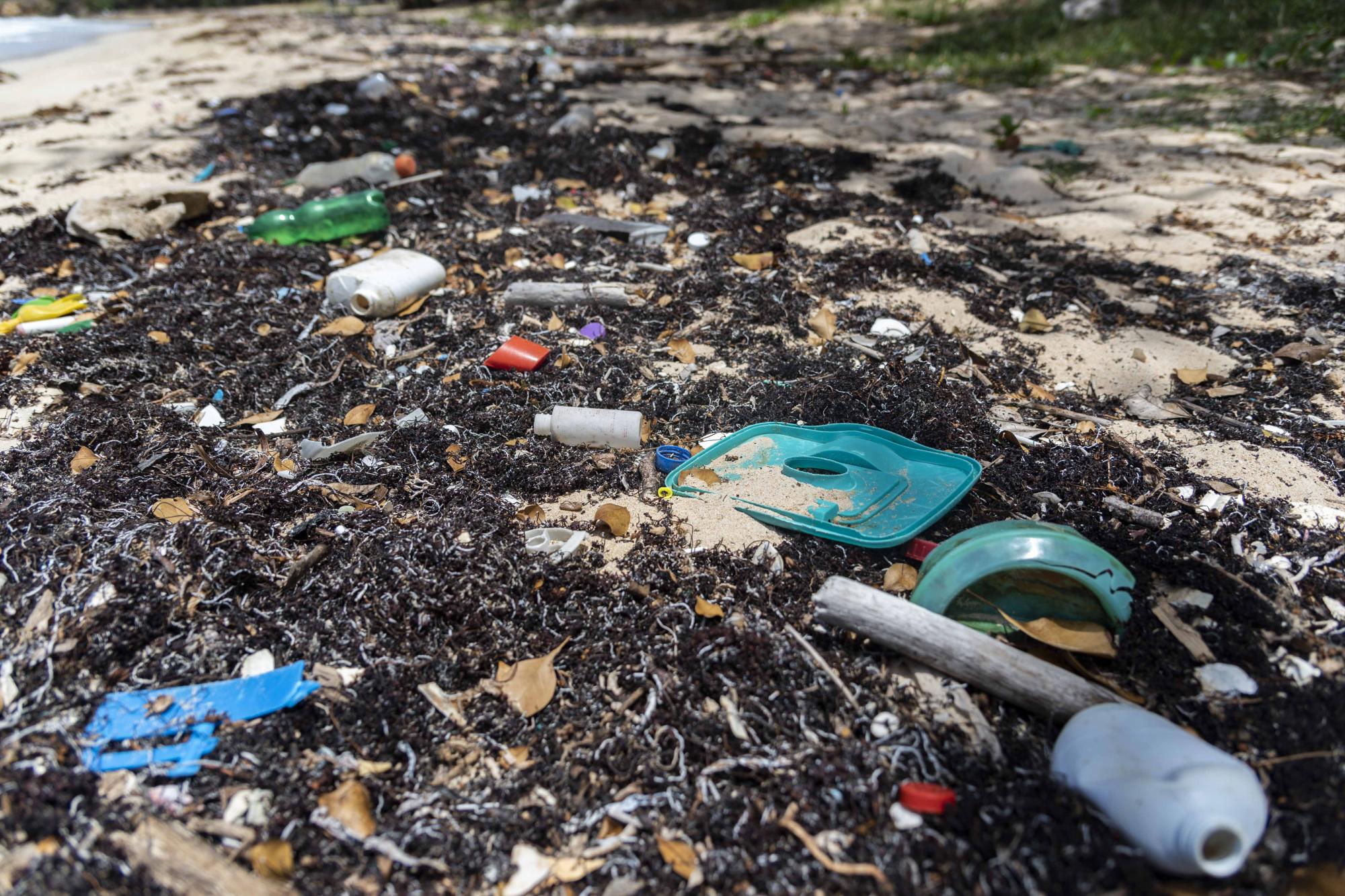 Plastico en las playas de Boca de Yuma.