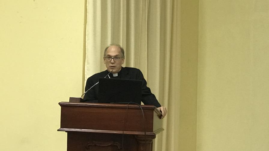 Conferencia del Episcopado dice tema del aborto es una “cortina de humo” del gobierno 