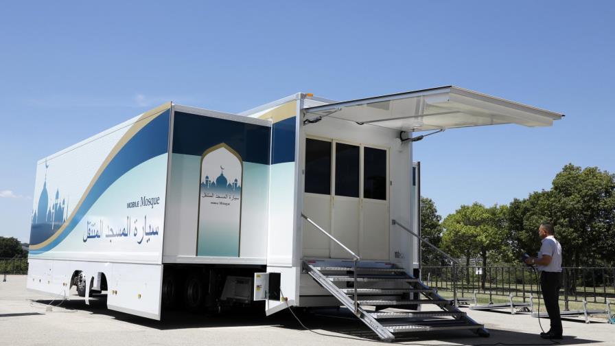 Develan mezquita móvil de cara a los Juegos de Tokio 2020