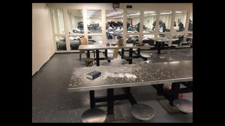 Ocho miembros de banda Trinitarios destrozan cárcel de El Bronx