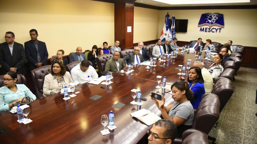 El MESCYT presenta el X Programa de Competencia Universitaria de Negocios El MESCYT presenta el X Programa de Competencia Universitaria de Negocios