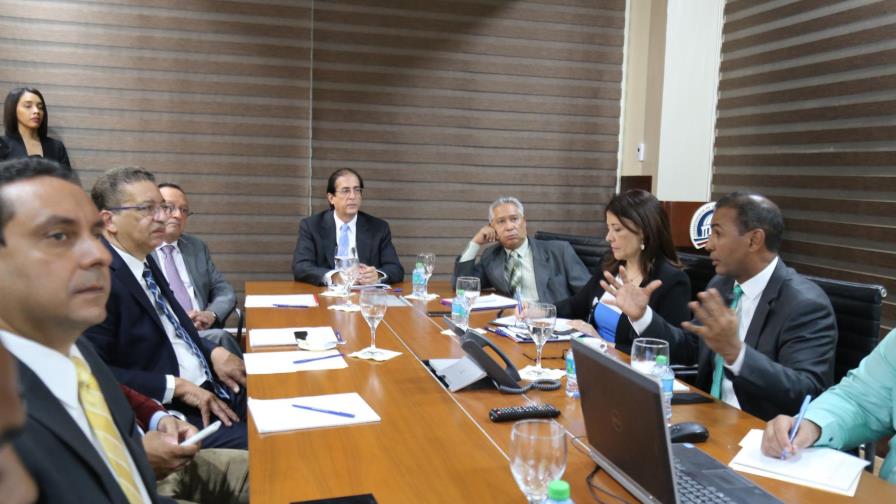 Gustavo Montalvo anuncia clausura del vertedero de Villa Altagracia