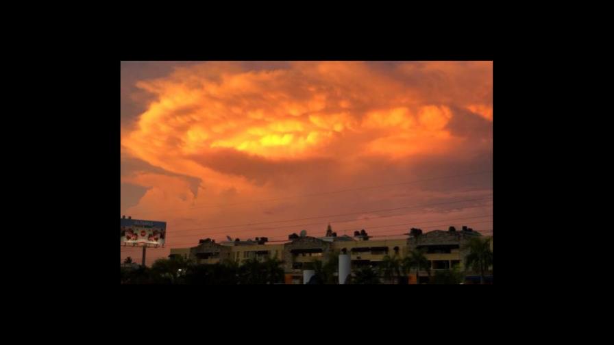 Impresionante nube color naranja y amarillo se formó sobre Santo Domingo