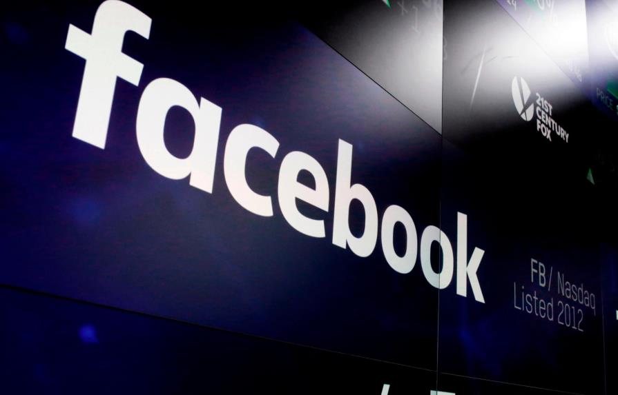 Controversias frenan el crecimiento de Facebook 