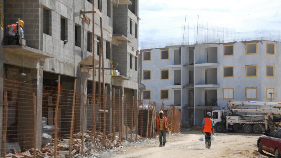 Dispone titular apartamentos y casas construidas por el Estado Dispone titular apartamentos y casas construidas por el Estado