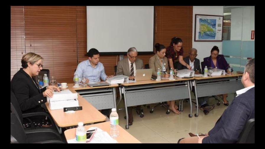 Nueve empresas de cinco países participan en licitación para ronda petrolera en RD Nueve empresas de cinco países participan en licitación para ronda petrolera en RD