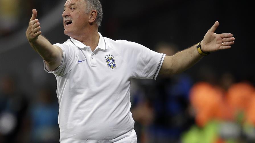 Scolari firma contrato con el Palmeiras Scolari firma contrato con el Palmeiras