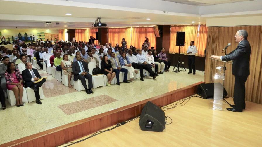 Amarante anuncia manifestación regional en Arena del Cibao