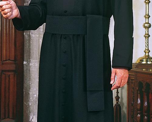 Suspenden a sacerdote en Chile por denuncia de abuso de menores en 1990