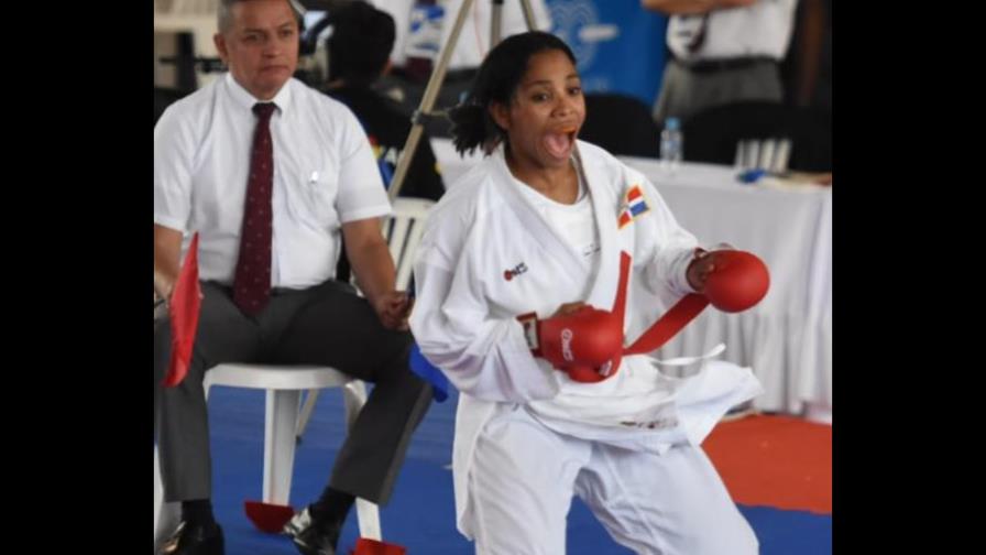 Dominicana Karina Díaz asegura planta en karate