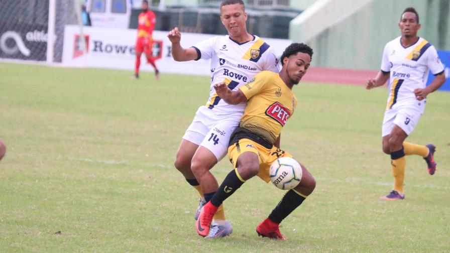 Rebelión en Delfines por falta de pagos suspende el partido