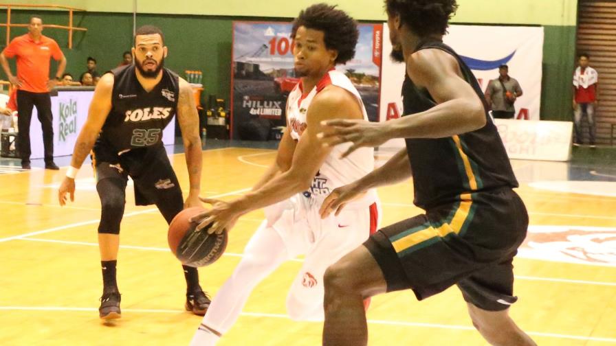 Rhett y Corporán guían a Leones a final del Sureste Rhett y Corporán guían a Leones a final del Sureste