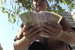 La moneda de Venezuela se devalúa un 10 % por segundo día consecutivo La moneda de Venezuela se devalúa un 10 % por segundo día consecutivo