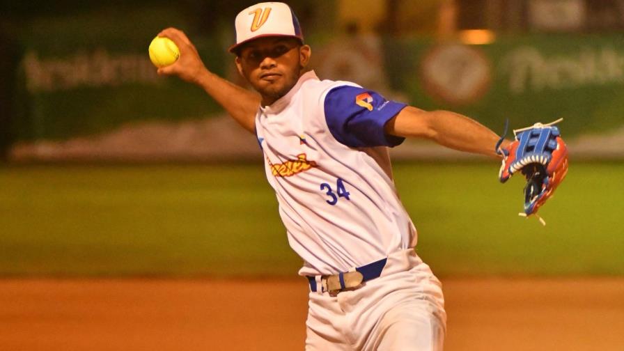 Venezuela vence a Dominicana por blanqueada de 5-0 en sóftbol
