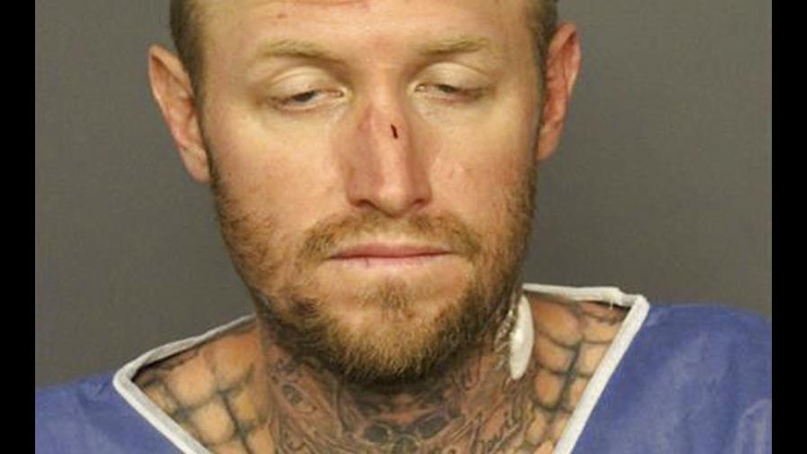 Acusan a un hombre de robar tractor y morder perro 