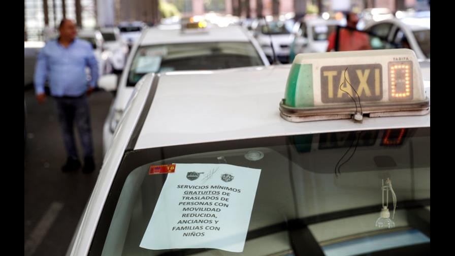 Los taxistas españoles mantienen la huelga contra Uber y Cabify