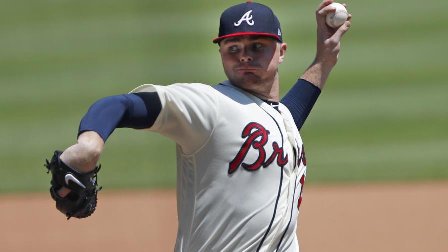 Newcomb se queda a 1 strike del sin hit; Bravos ganan