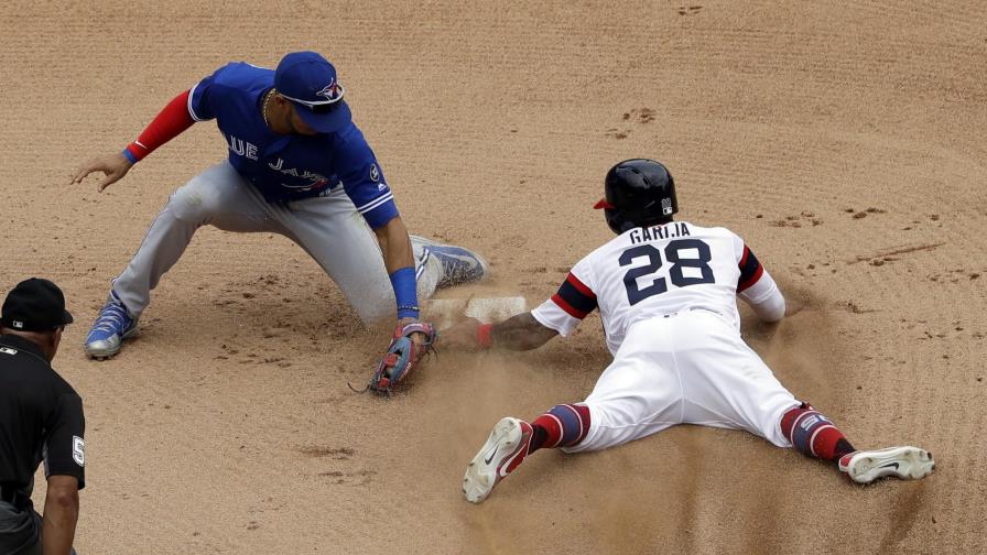 Hernández jonroneó y Toronto remontó ante los White Sox