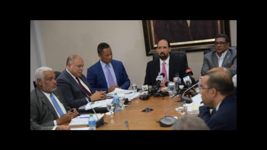 Convocan para el jueves comisión de la Ley de Partidos