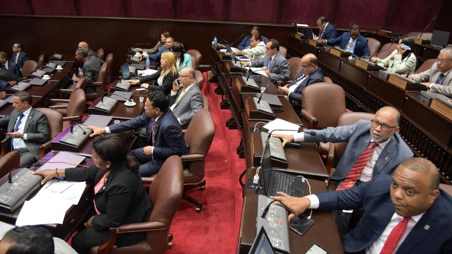 Con el PLD dividido, el PRM tiene la llave para decidir Ley de Partidos Con el PLD dividido, el PRM tiene la llave para decidir Ley de Partidos