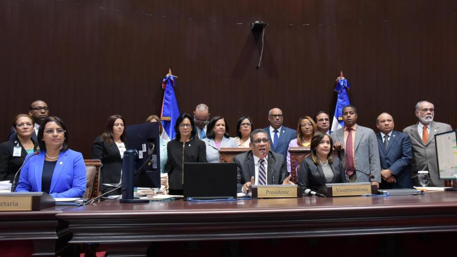 Diputados organizan primer “Desayuno Nacional de Oración” por la unidad del país Diputados organizan primer “Desayuno Nacional de Oración” por la unidad del país