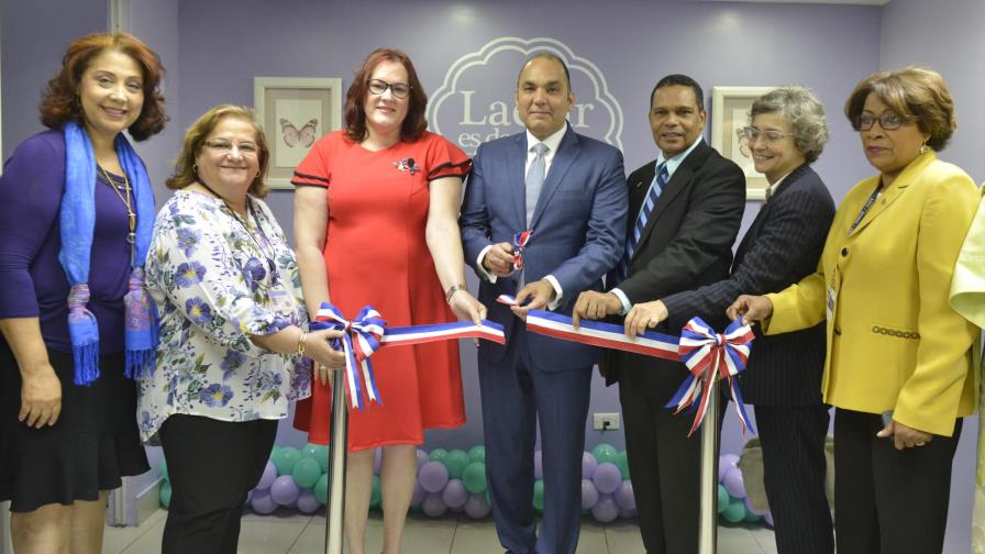 Aduanas inaugura sala de lactancia en su sede 