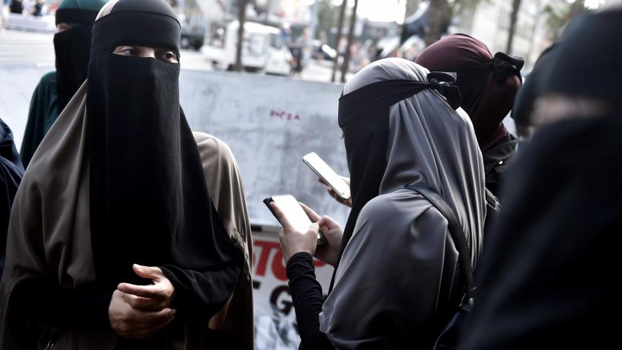 Entra en vigor en Dinamarca la prohibición de la burka y el nikab