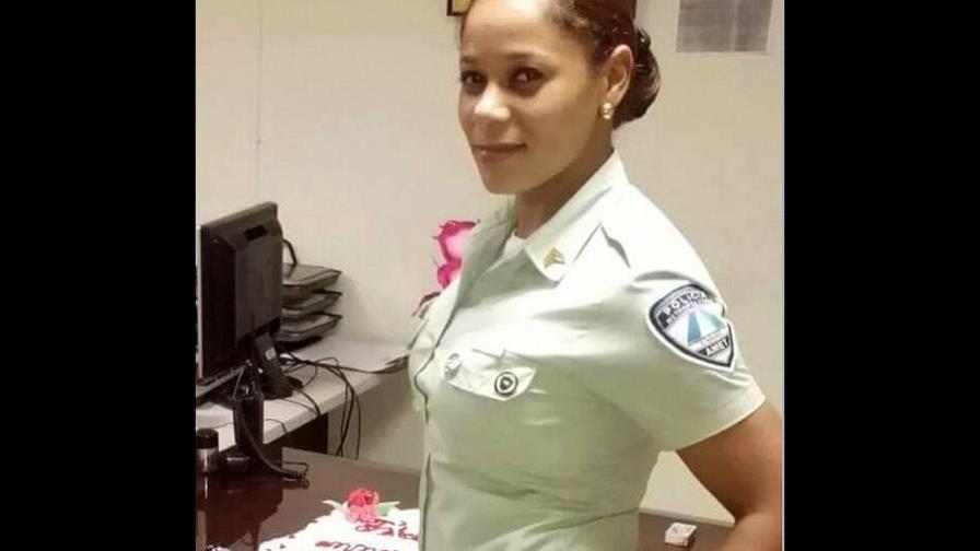 A suicidio de agente sigue la muerte de su madre A suicidio de agente sigue la muerte de su madre