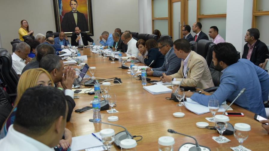 Comisión termina informe de Ley de Partidos bajo advertencias Comisión termina informe de Ley de Partidos bajo advertencias