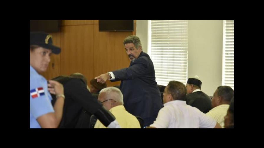 Siete de los 11 imputados por venta de Los Tres Brazos no han sido trasladados a Najayo Siete de los 11 imputados por venta de Los Tres Brazos no han sido trasladados a Najayo