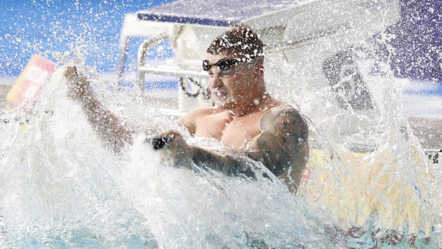 Peaty bate su propio récord mundial en 100 pecho