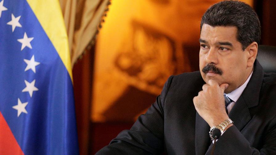 Maduro es evacuado durante un acto por supuesto atentado