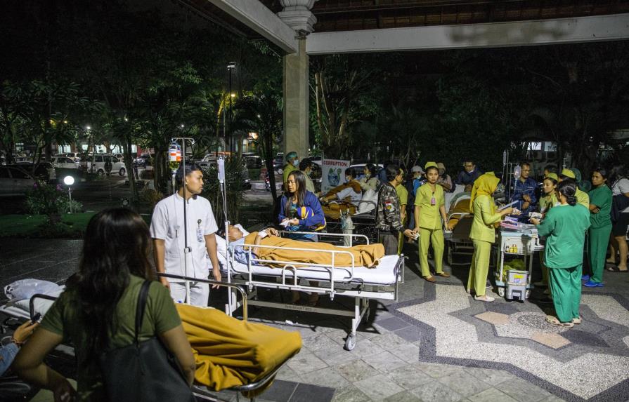 Un sismo de magnitud 6,4 deja al menos 16 muertos en Indonesia 