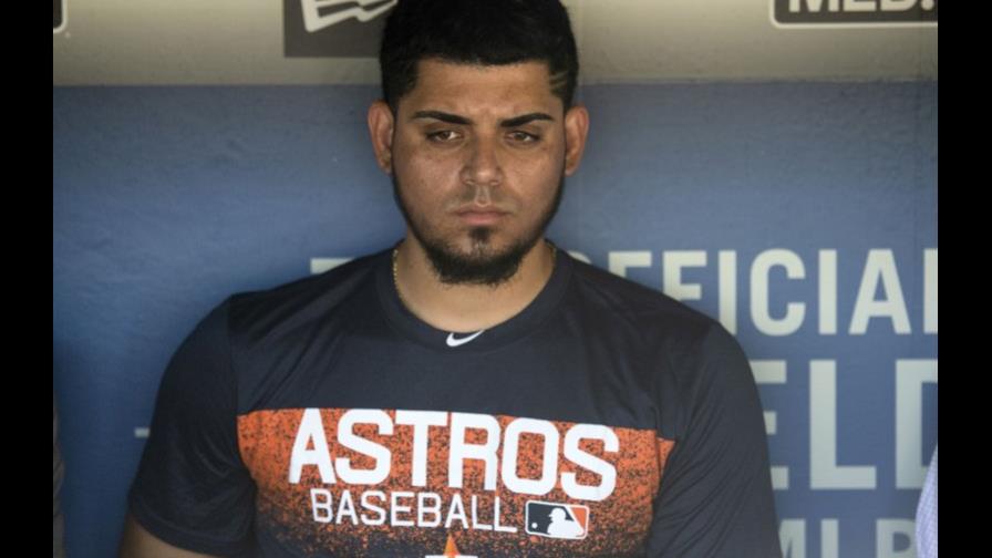 Roberto Osuna habla con los Astros de Houston a puerta cerrada