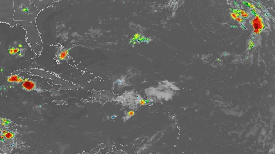 El COE amplía a 14 provincias y el Distrito Nacional en alerta por onda tropical El COE amplía a 14 provincias y el Distrito Nacional en alerta por onda tropical
