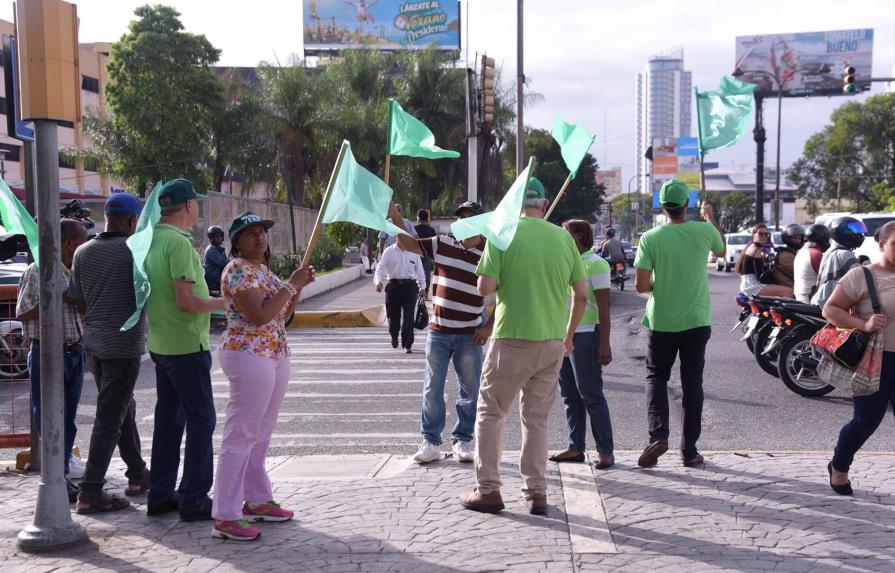 Marcha Verde hace bandereo en punto de partida de la “Marcha del Millón”