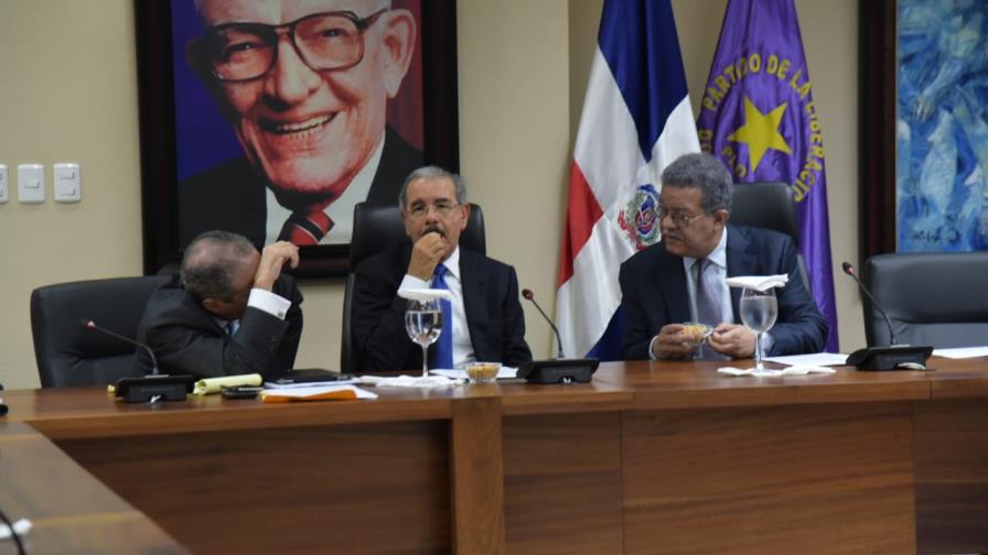 Tras una hora, termina la reunión del Comité Político del PLD Tras una hora, termina la reunión del Comité Político del PLD