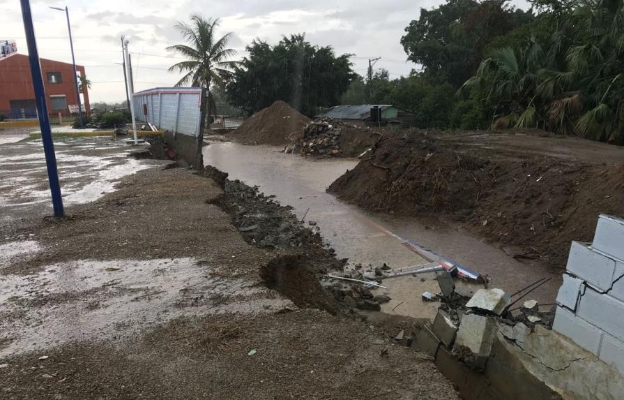 Ventarrón con granizada y fuertes lluvias causan daños en Monción